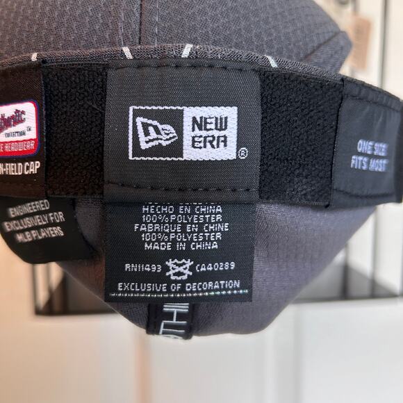 MLB Boston Redsox 2018 World Series Champs New Era Locker Room Hat - Picture 10 of 13